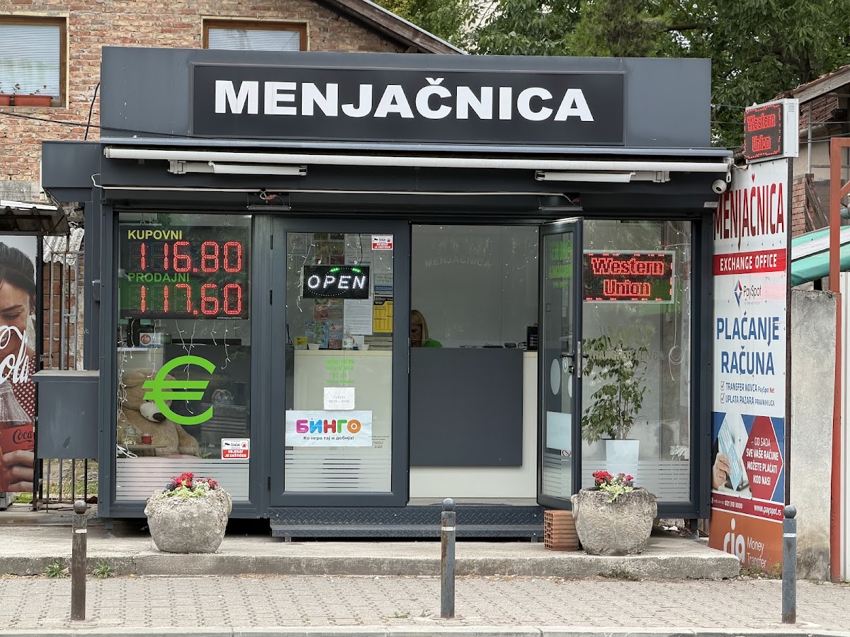 Izlog — АЛЕКСАНДРА ПЈЕВАЦ ПР МЕЊАЧКИ ПОСЛОВИ "EUROBEST" НОВИ САД, Нови Сад