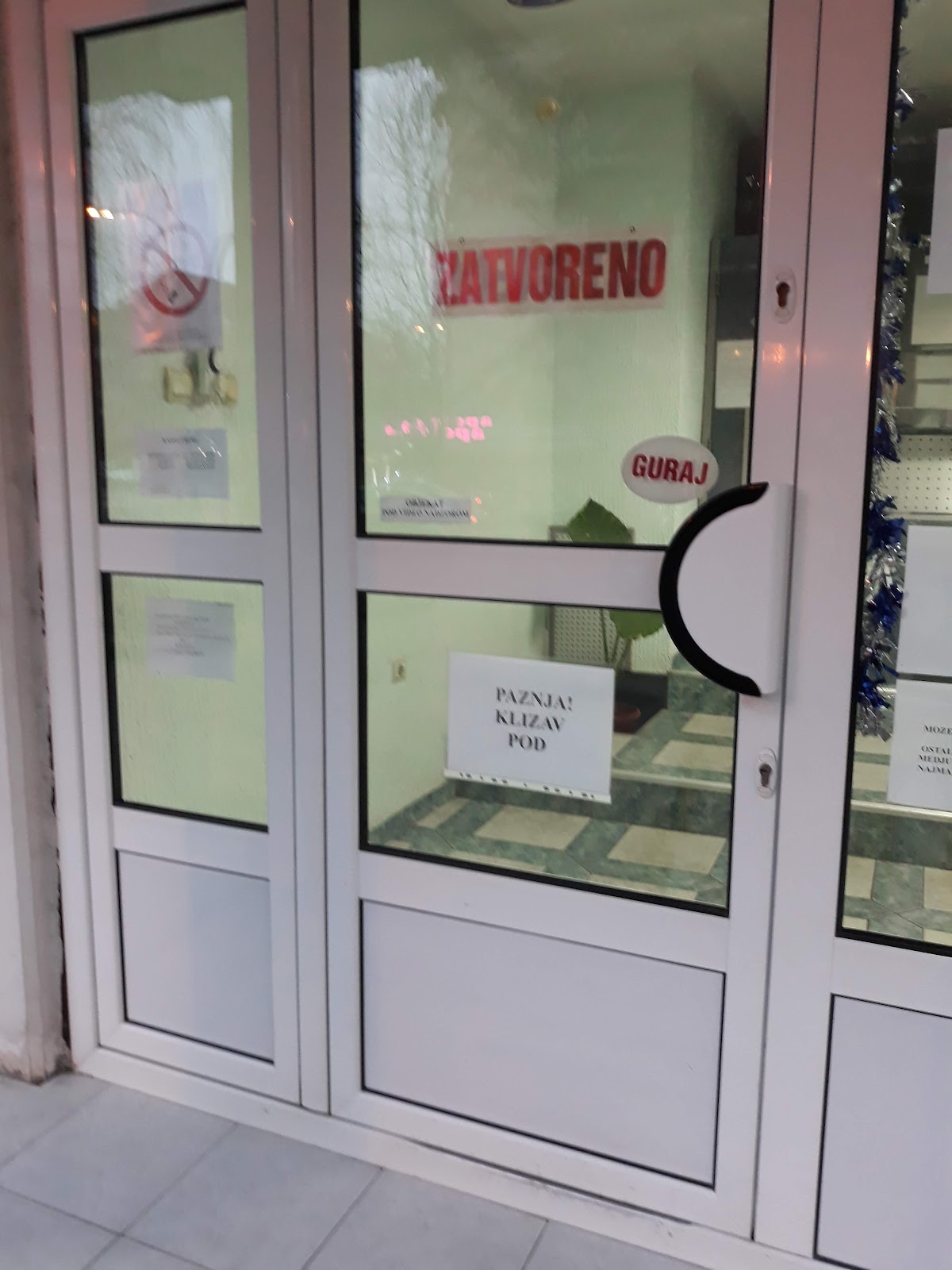 Izlog — ДРАГАНА БАРБАТ ПР МЕЊАЧНИЦА ''BARBAT'' КИКИНДА, Кикинда