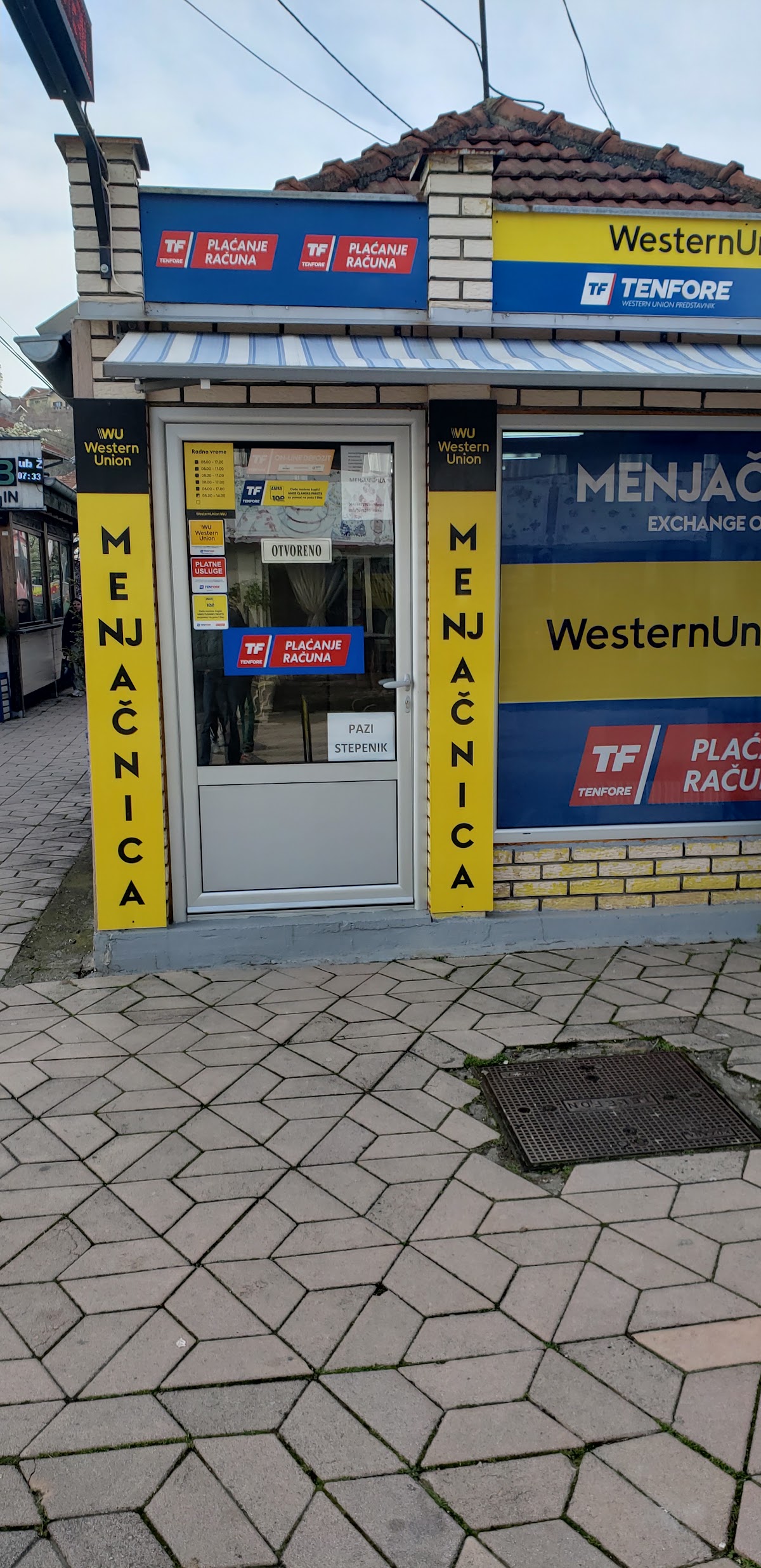 Izlog — МИЛОШ БОГДАНОВИЋ ПР "MENJAČNICA'' АЛЕКСАНДРОВАЦ, Александровац